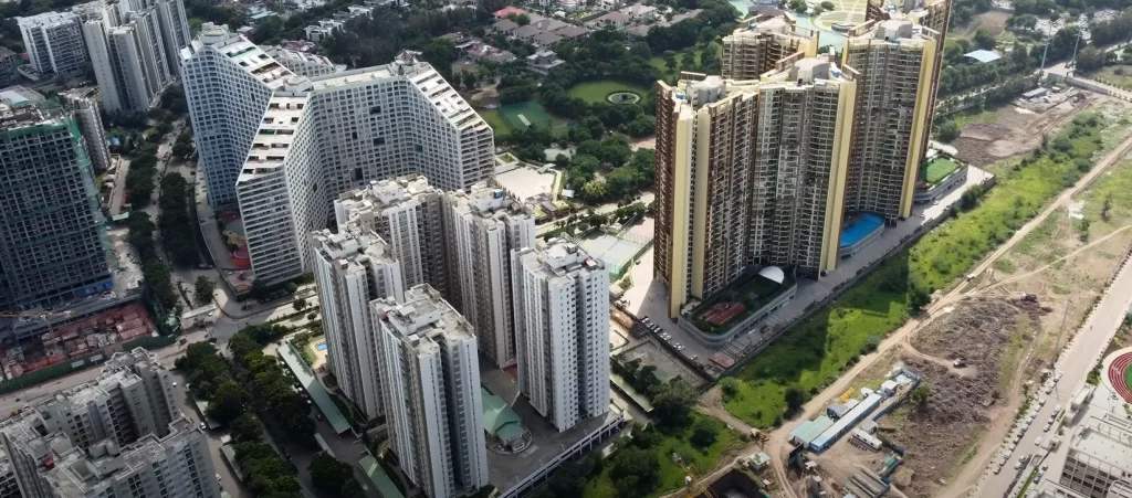 Lavish Amanora Park town for professional looking location